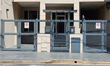 Departamento 4 ambientes con Cochera y Balcon - Quilmes Centro