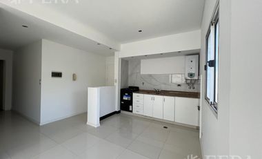 Venta departamento 3 ambientes con patio en Wilde (30923)