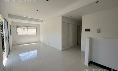 Venta departamento 3 ambientes con patio en Wilde (30923)