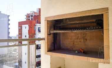 Departamento 2 ambientes con cochera cubierta en venta en Lanús Este
