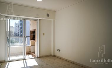 Departamento 2 ambientes con cochera cubierta en venta en Lanús Este