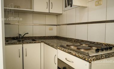 Departamento 2 ambientes con cochera cubierta en venta en Lanús Este