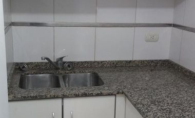Departamento 2 ambientes con cochera cubierta en venta en Lanús Este