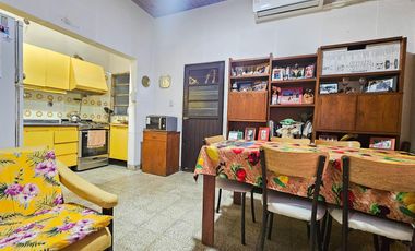 Venta casa 2 plantas con 2 dormitorios con balcón y terraza