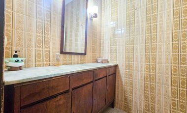 Venta casa 2 plantas con 2 dormitorios con balcón y terraza