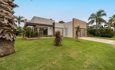 VENTA Casa3 dormitorios Funes Hills Miraflores, Funes