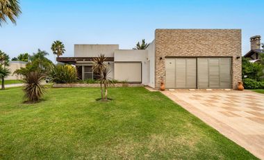 VENTA Casa3 dormitorios Funes Hills Miraflores, Funes