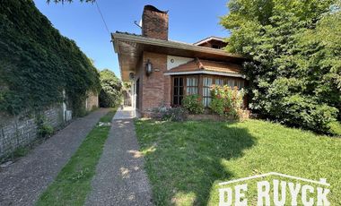Chalet 3 ambientes con verde Quilmes Oeste