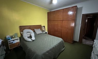 Chalet 3 ambientes con verde Quilmes Oeste