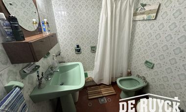 Chalet 3 ambientes con verde Quilmes Oeste