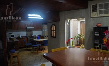 Casa 5 ambientes con pileta en Lanús