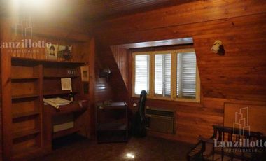 Casa 5 ambientes con pileta en Lanús