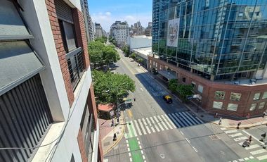 Vendo Centro: 2 Amb. Frte. Balcón. Cocina y baño. ¡Todo a refaccionar!