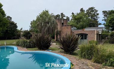 VENTA Apto Crédito Hipotecario Casa Quinta Con Dependencia, Parque, Quincho y Pileta - La Reja Sur