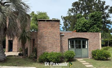 VENTA Apto Crédito Hipotecario Casa Quinta Con Dependencia, Parque, Quincho y Pileta - La Reja Sur