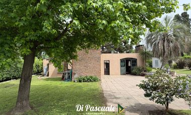 VENTA Apto Crédito Hipotecario Casa Quinta Con Dependencia, Parque, Quincho y Pileta - La Reja Sur