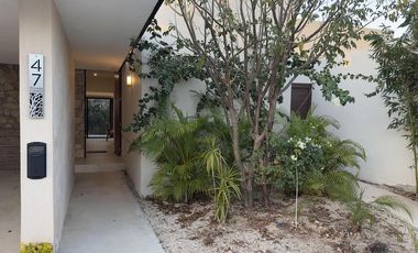 CASA EN VENTA MERIDA, CONKAL, PRIVADA CANARIA, CASA GEMELA 2, ENTREGA INMEDIATA.