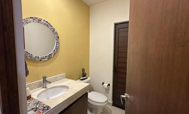 CASA EN VENTA MERIDA, CONKAL, PRIVADA CANARIA, CASA GEMELA 2, ENTREGA INMEDIATA.