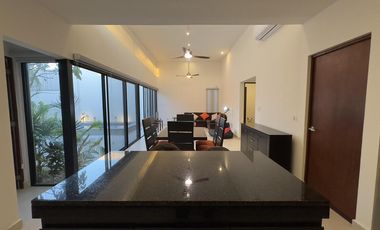 CASA EN VENTA MERIDA, CONKAL, PRIVADA CANARIA, CASA GEMELA 2, ENTREGA INMEDIATA.