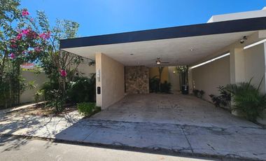 CASA EN VENTA MERIDA, CONKAL, PRIVADA CANARIA, CASA GEMELA 2, ENTREGA INMEDIATA.