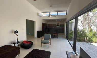 CASA EN VENTA MERIDA, CONKAL, PRIVADA CANARIA, CASA GEMELA 2, ENTREGA INMEDIATA.