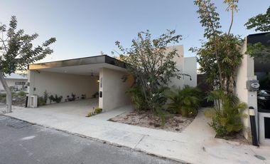 CASA EN VENTA MERIDA, CONKAL, PRIVADA CANARIA, CASA GEMELA 2, ENTREGA INMEDIATA.