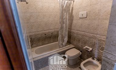 CASA DE 4 DORMITORIOS EN ARROYITO RESIDENCIAL