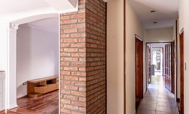 CASA DE 4 DORMITORIOS EN ARROYITO RESIDENCIAL