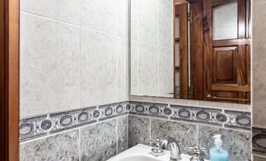 CASA DE 4 DORMITORIOS EN ARROYITO RESIDENCIAL