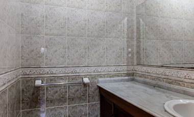 CASA DE 4 DORMITORIOS EN ARROYITO RESIDENCIAL