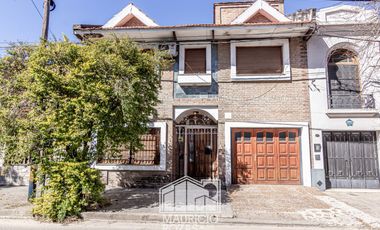 CASA DE 4 DORMITORIOS EN ARROYITO RESIDENCIAL