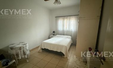 Venta Casa 4 ambientes Villa Adelina con gran fondo parrilla y quincho