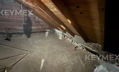 Venta Casa 4 ambientes Villa Adelina con gran fondo parrilla y quincho