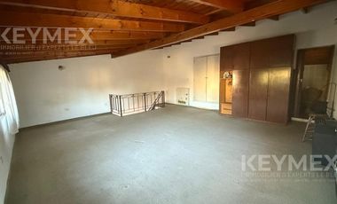 Venta Casa 4 ambientes Villa Adelina con gran fondo parrilla y quincho