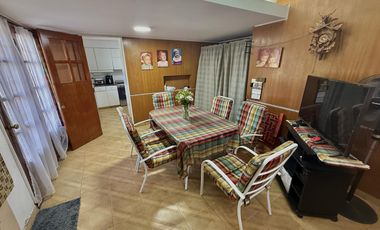 VENTA - CASA DE 5 DORMITORIOS CON QUINCHO, DEPARTAMENTO Y PILETA EN EL CENTRO DE FUNES