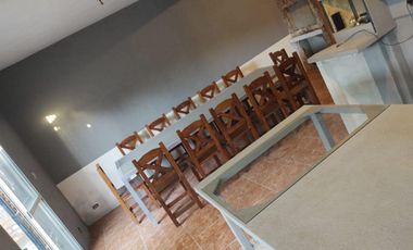 Casa en venta - 4 Dormitorios 4 Baños - Cocheras - 344Mts2 - Burzaco