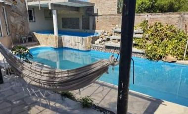 Casa en venta - 4 Dormitorios 4 Baños - Cocheras - 344Mts2 - Burzaco