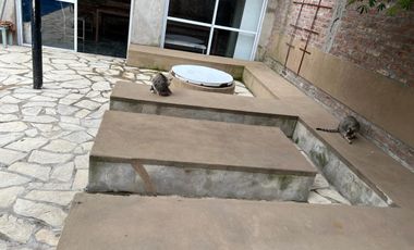 Casa en venta - 4 Dormitorios 4 Baños - Cocheras - 344Mts2 - Burzaco