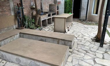 Casa en venta - 4 Dormitorios 4 Baños - Cocheras - 344Mts2 - Burzaco