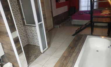 Casa en venta - 4 Dormitorios 4 Baños - Cocheras - 344Mts2 - Burzaco