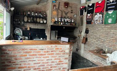 Casa en venta - 4 Dormitorios 4 Baños - Cocheras - 344Mts2 - Burzaco