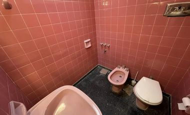 Casa en venta - 2 Dormitorios 1 Baño 1 Cochera - 259mts2 - Bernal