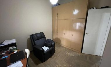 Casa en venta - 2 Dormitorios 1 Baño 1 Cochera - 259mts2 - Bernal