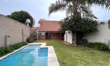 Venta casa 4 ambientes con piscina en Wilde