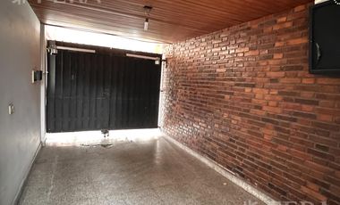 Venta casa 4 ambientes con piscina en Wilde