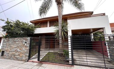 Venta casa 4 ambientes con piscina en Wilde
