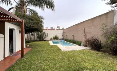 Venta casa 4 ambientes con piscina en Wilde