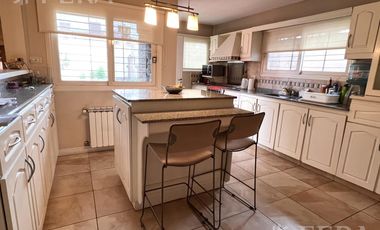 Venta casa 4 ambientes con piscina en Wilde