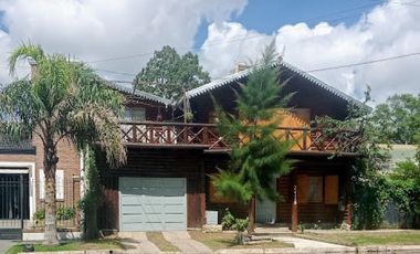 Casa en venta - 3 Dormitorios 3 Baños - Villa Constitución