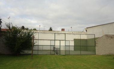 CHALET CON EXCELENTE LOTE!!!